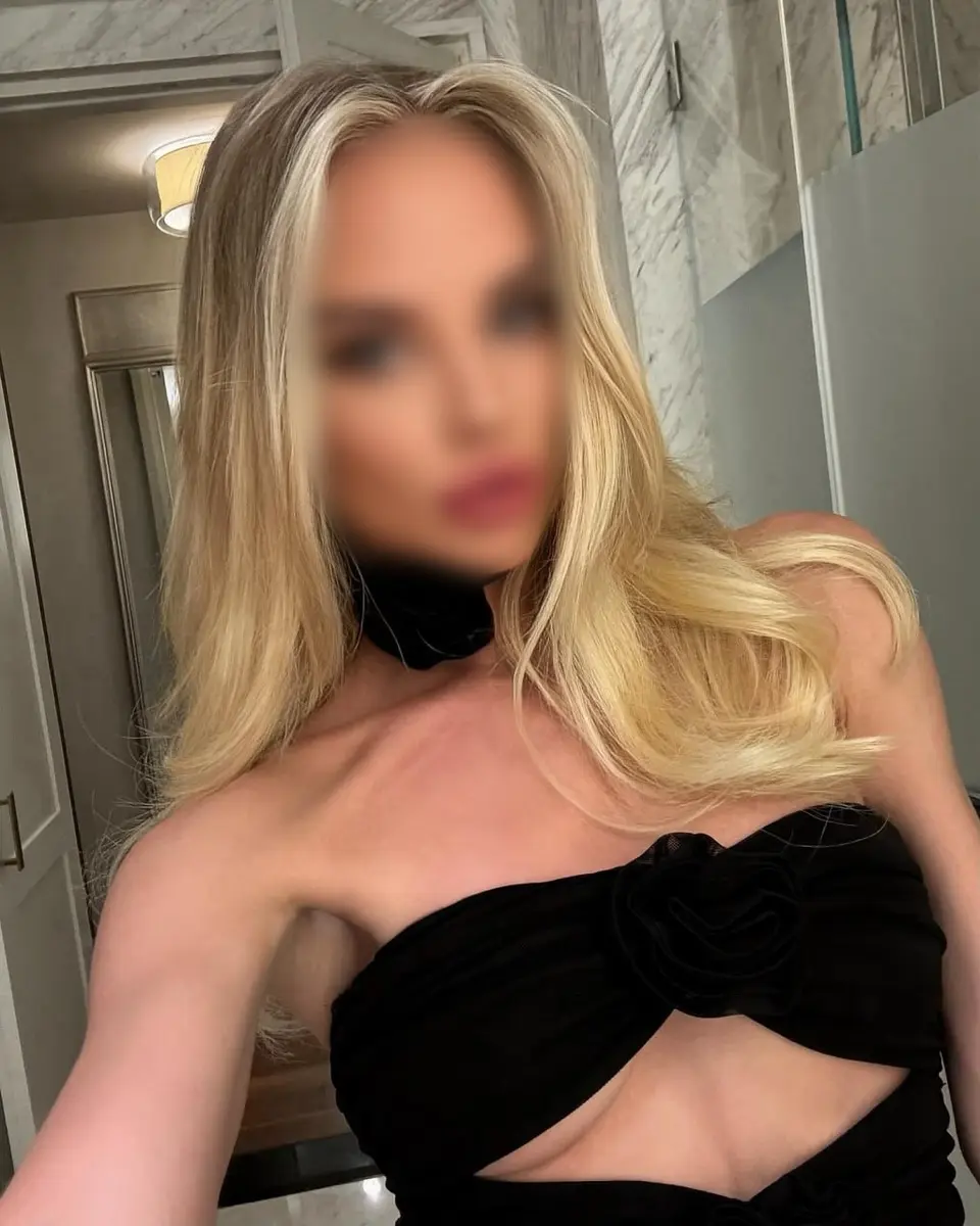 Emma profile in Dubai
