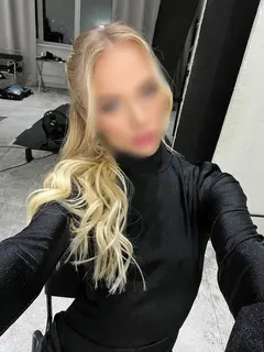 Emma profile in Dubai