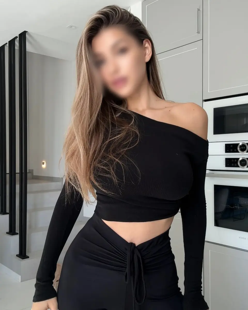 Julia profile in Dubai
