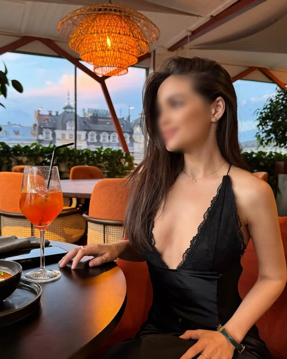 Julia profile in Dubai