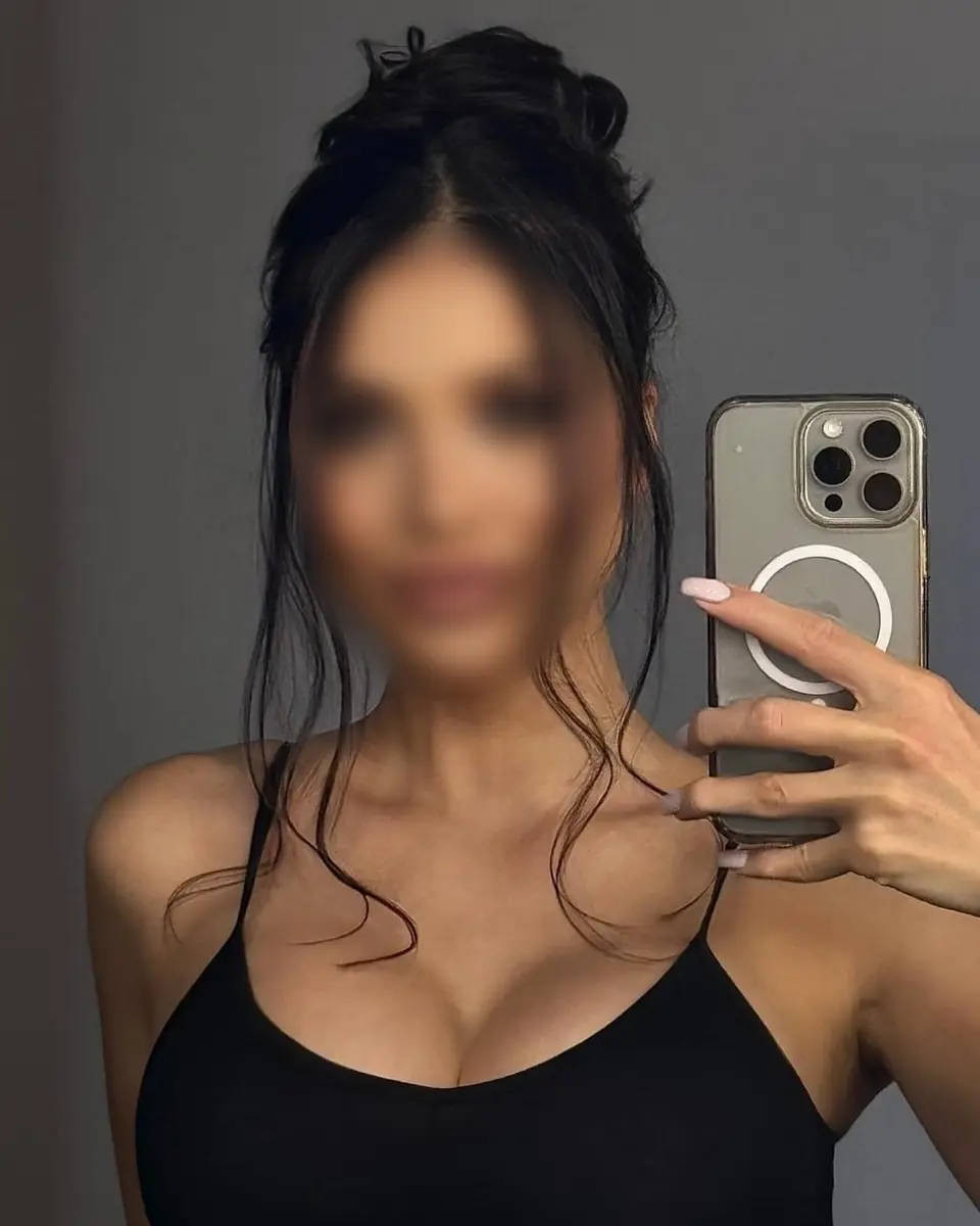 Lana profile in Dubai