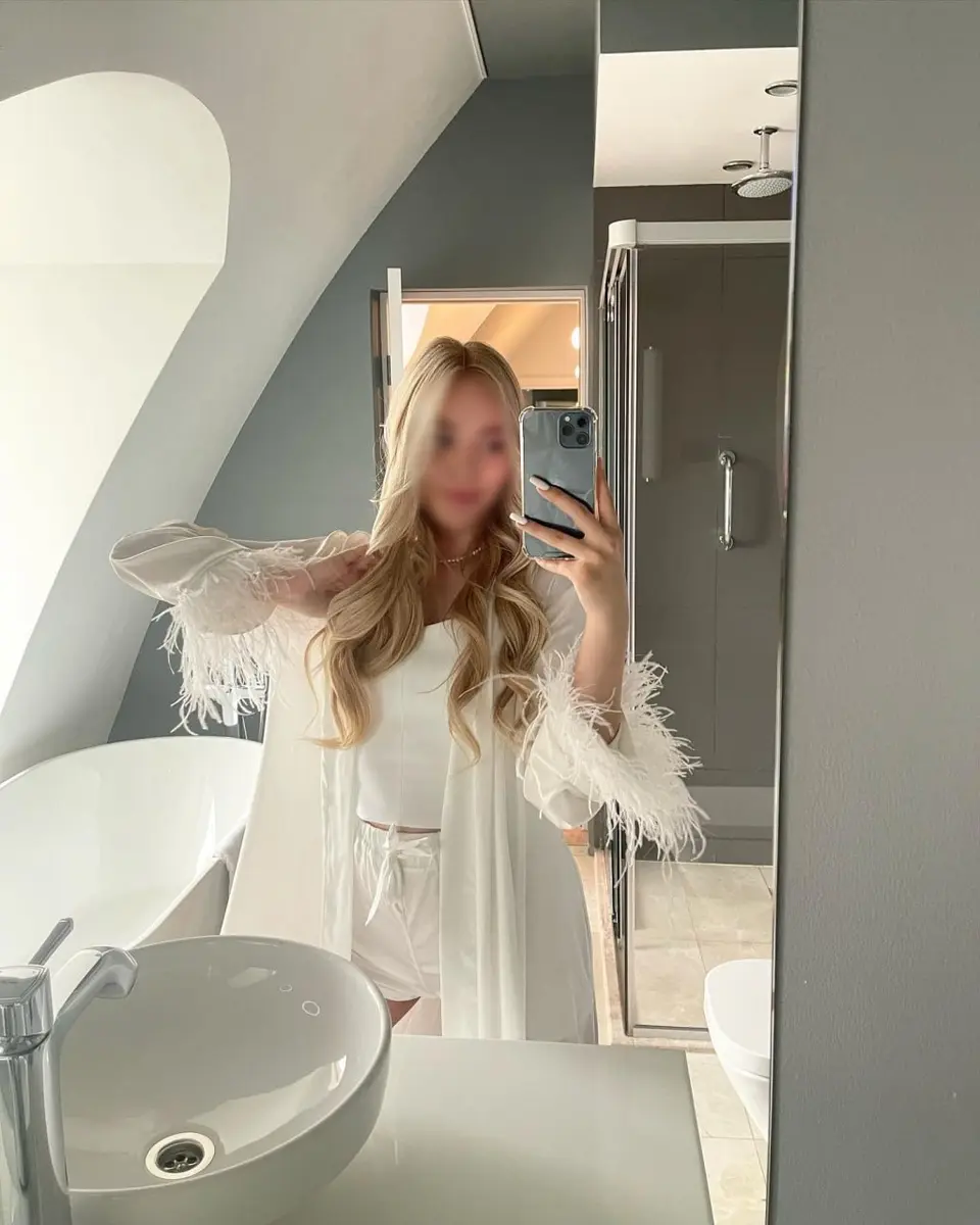 Lily profile in Dubai